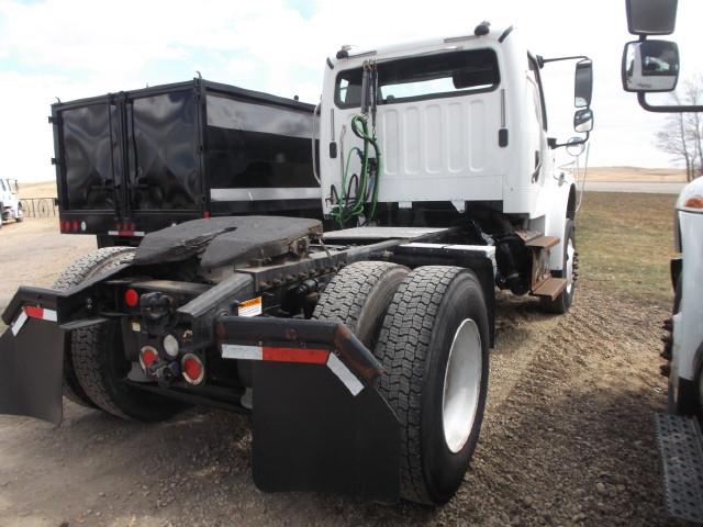 Image #2 (2014 FREIGHTLINER M2 S/A 5TH WHEEL TRUCK)